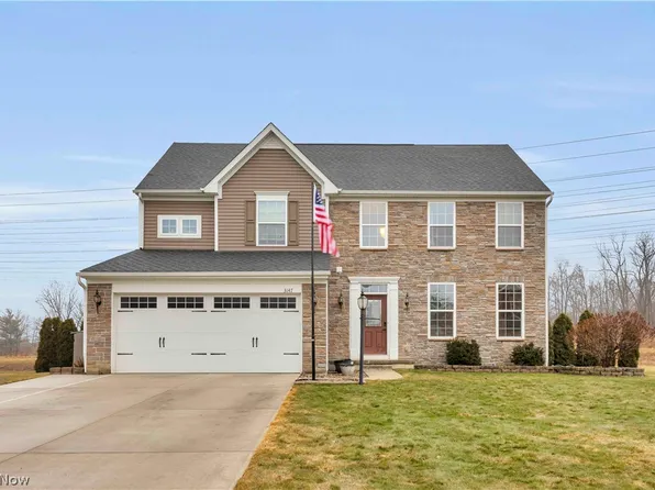 3147 Fairview Dr, Avon, OH 44011