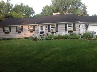 380 Margaret Cir, Wayzata, MN 55391