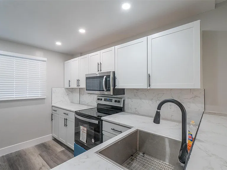 119 Royal Park Dr #4H — Photo 3
