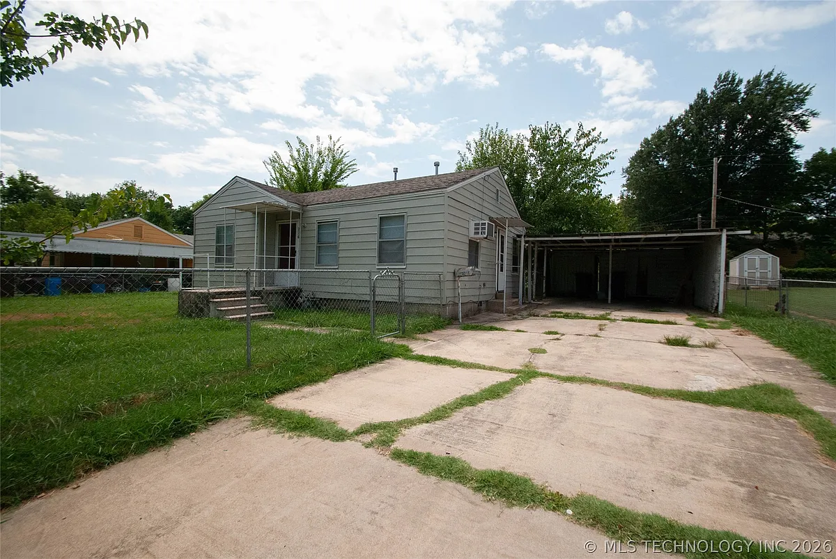 Building Photo - 216 S 69th Ave E