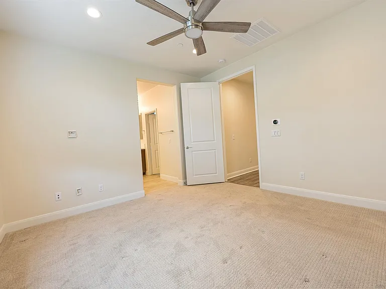 2115 Solara Ln — Photo 12