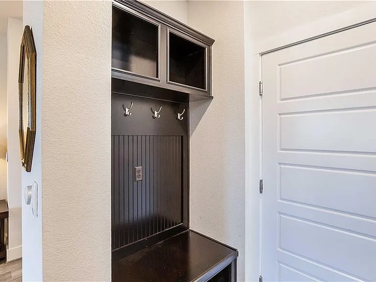 7500 Burnham Pl — Photo 9