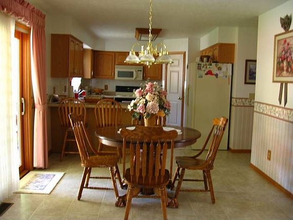 informal eating area