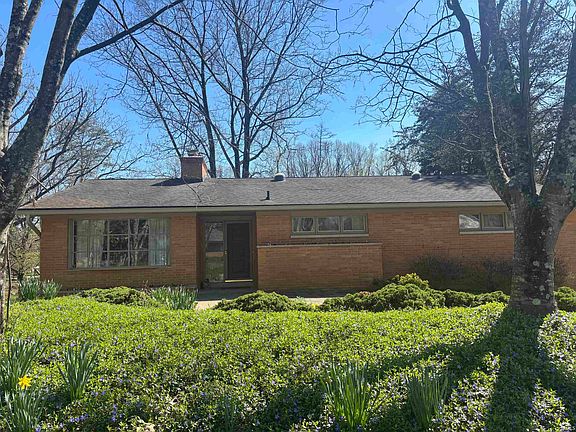 2nd image of 1700 E Windsor Dr