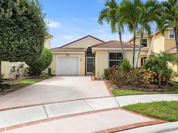 5618 Kingsmill Ct, Lake Worth, FL 33463