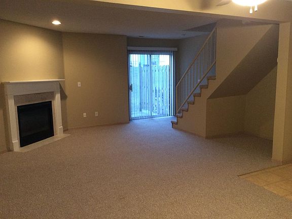 3rd image of 205 NE Dogwood St APT D