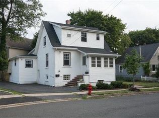 11 School St, Metuchen, NJ 08840