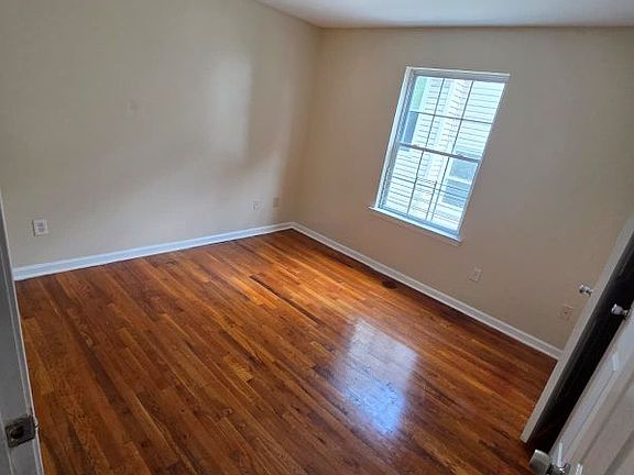 5th image of 128 Osborne Ter #2