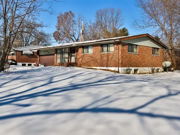 2209 Duchess Dr, Saint Louis, MO 63136