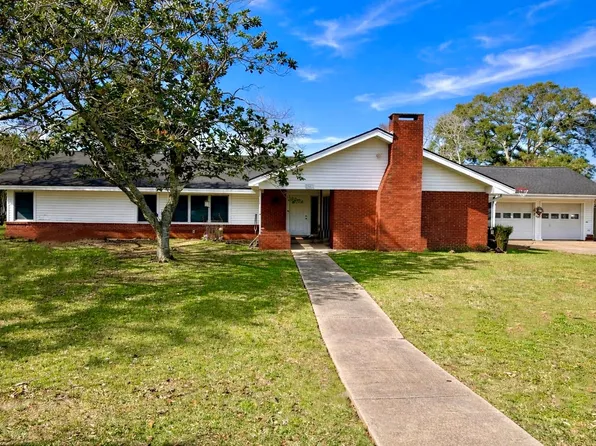 907 E Magnolia St, Angleton, TX 77515