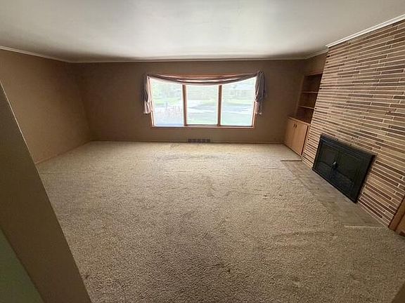 3rd image of 1616 Ahrens STREET