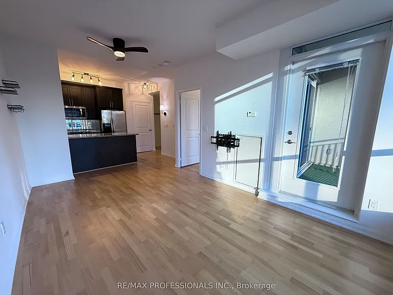 628 Fleet St #522 — Photo 8