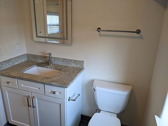 5th image of 2100 Greenwood St #114