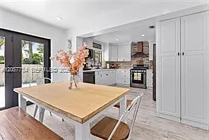 4328 SW 9th Ter — Photo 10