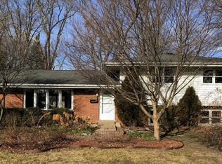 5924 Lynwood Dr, Oak Lawn, IL 60453