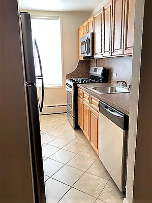 Rented by D S J Realty LLC | media 8