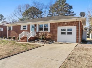 211 Manchester Dr, Hampton, VA 23666
