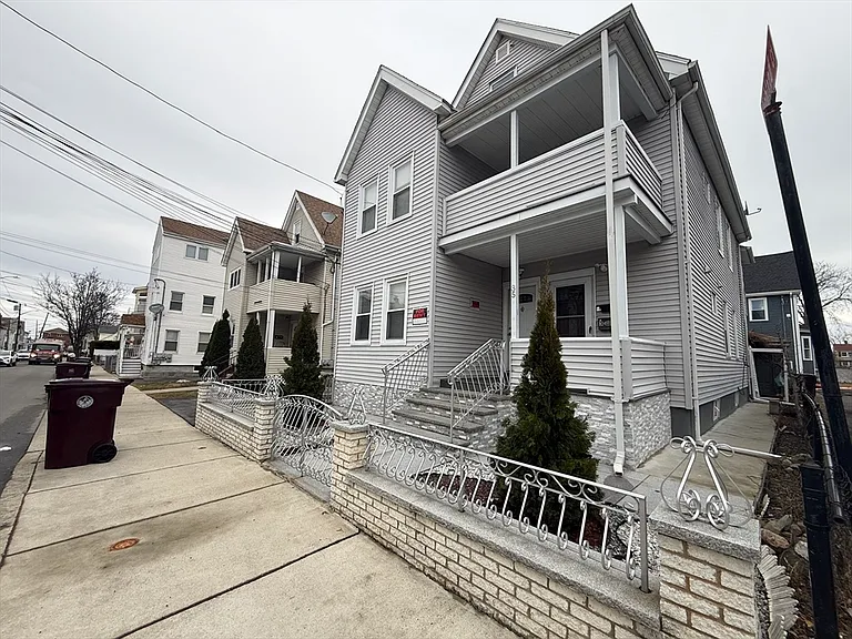 35 Highland Ave #1 — Photo 1