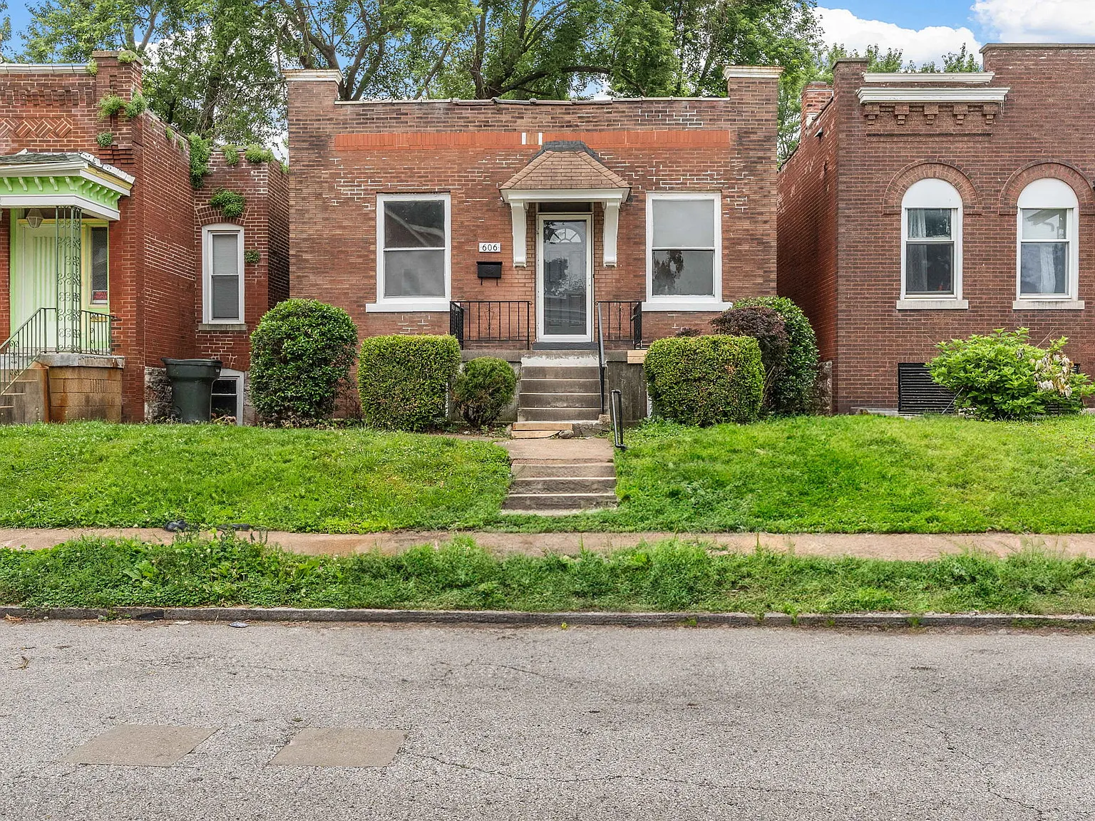 4 bed, 1175 sqft, $1,395 — Photo 1