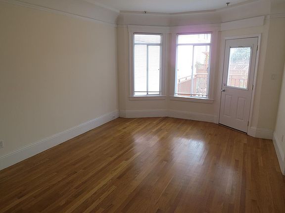 2nd image of 1545 Lombard St APT 1