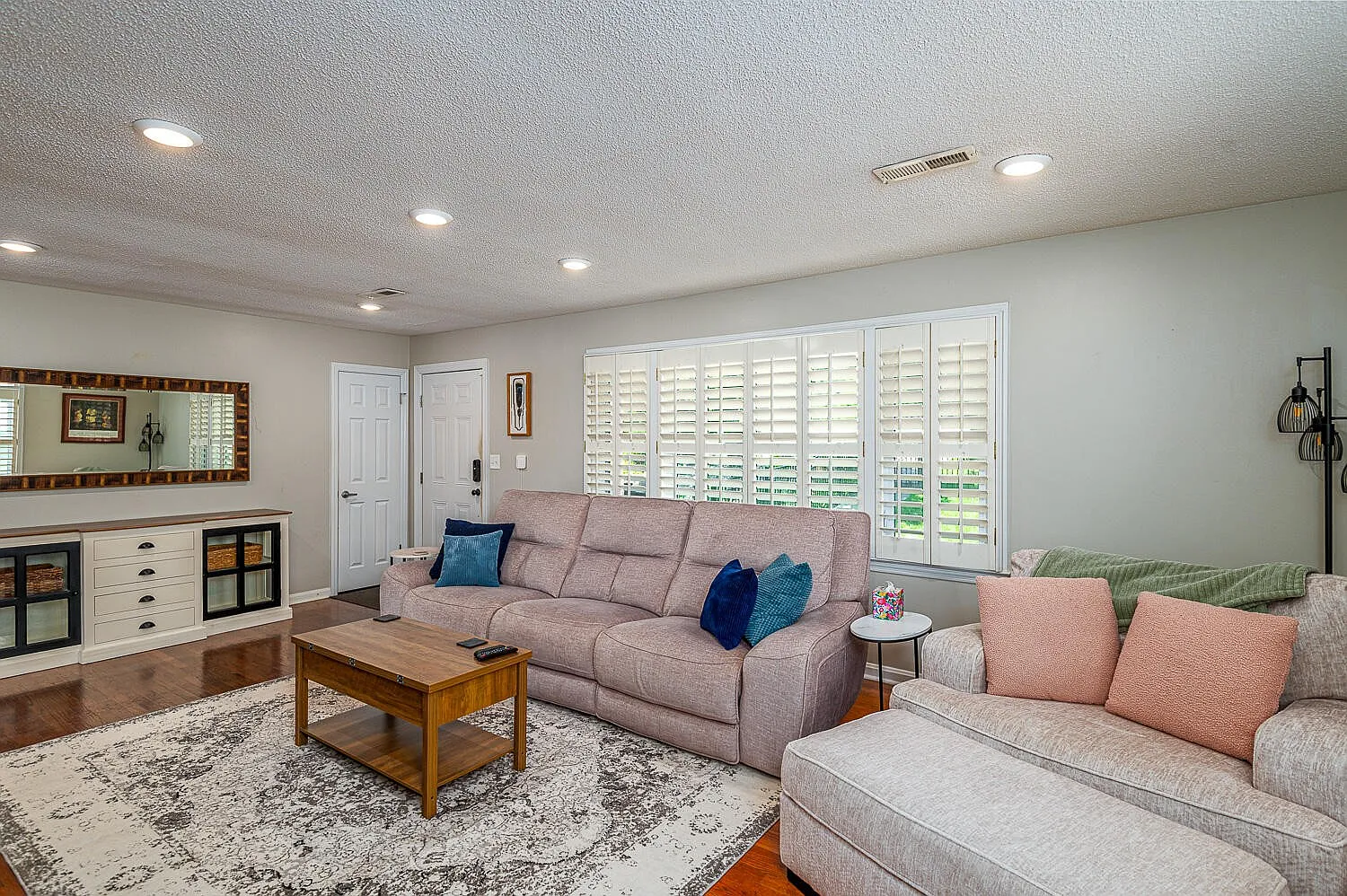4 bed, 3.0 bath, 2794 sqft, $3,000 — Photo 4