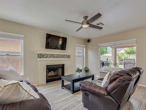 3rd image of 2304 E Morrow Dr