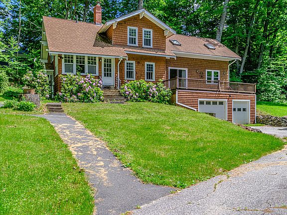 3rd image of 4 Pineway Drive