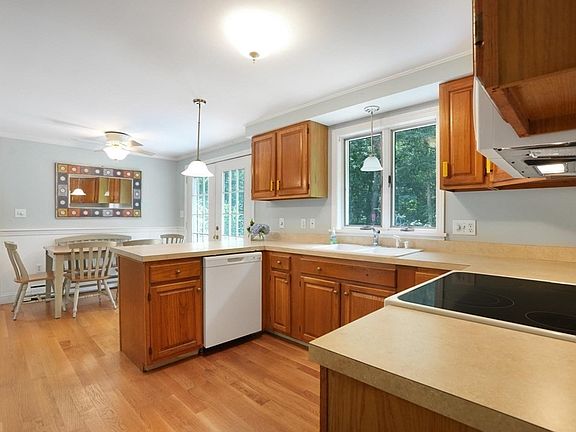 5th image of 30 Powderhorn Way