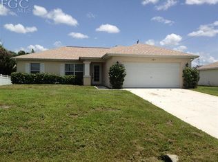 625 SW 11th Ter, Cape Coral, FL 33991