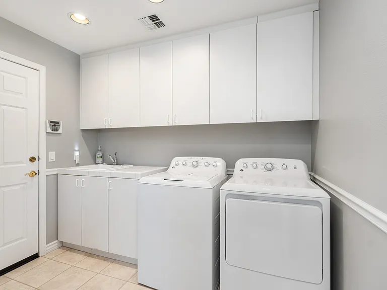 56618 Palms Dr — Photo 25
