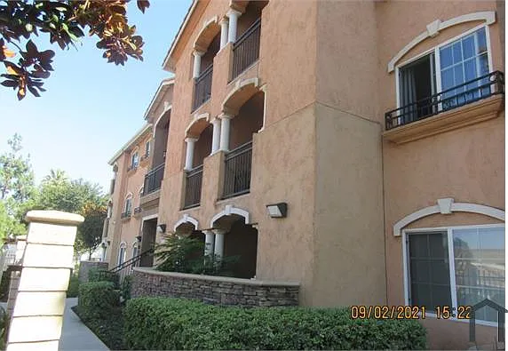 320 W Grand Blvd — Photo 5