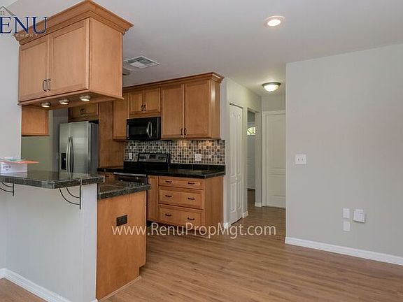 3rd image of 1006 Malletwood Dr