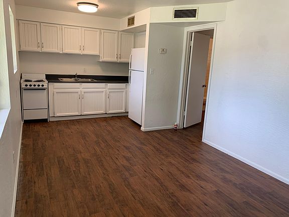 3rd image of 6714 N 23rd Ave APT 6