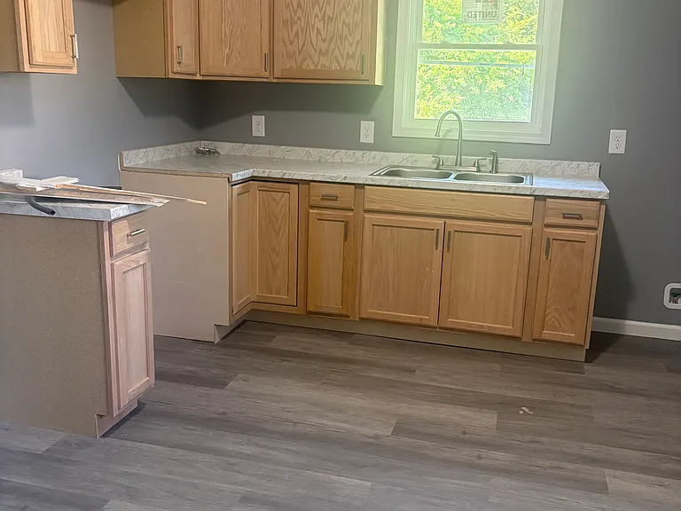 1302 Sharpe St — Photo 2