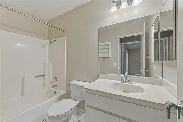 501 W Yukon Dr #4 — Photo 17