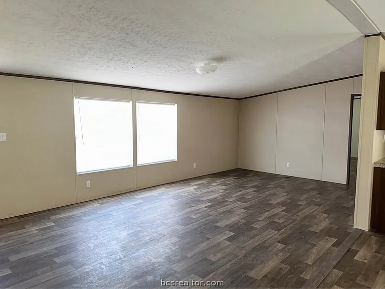424 County Road 221 — Photo 12