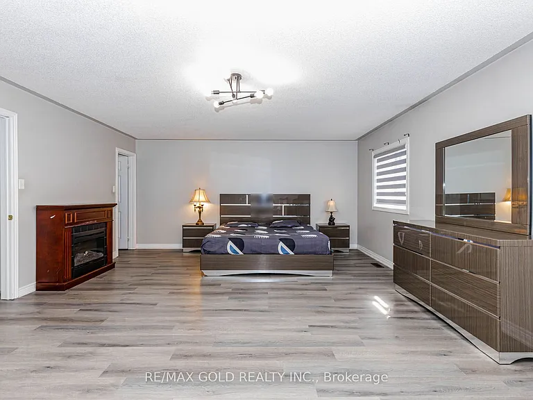 93 Footbridge Cres #UPPER LEVEL ONLY — Photo 14