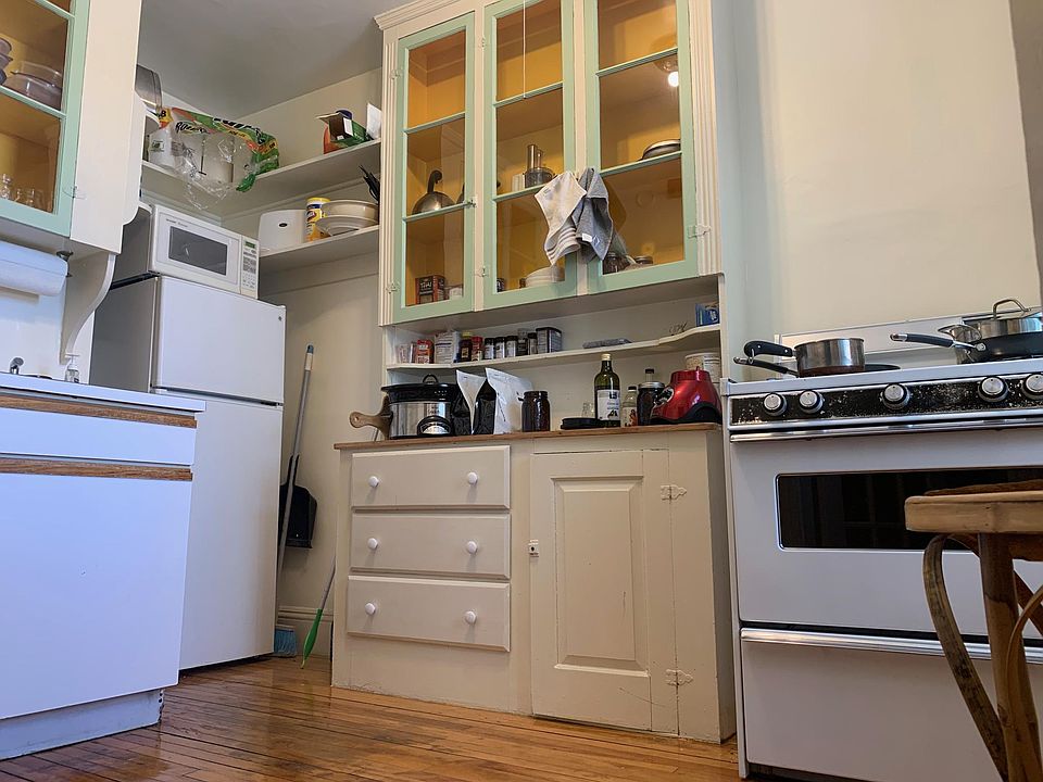 2nd image of 1699 Cambridge St APT 29