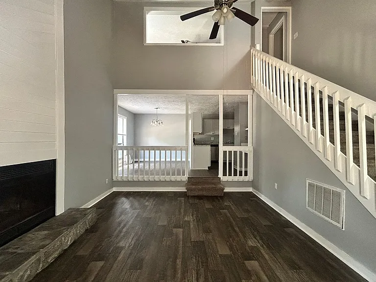6466 Kelmscot Ct — Photo 6