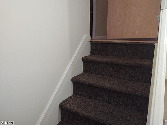 2nd image of 29 Newfield St