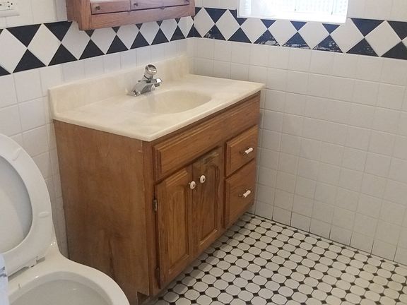 5th image of 906 N California Ave APT 3F