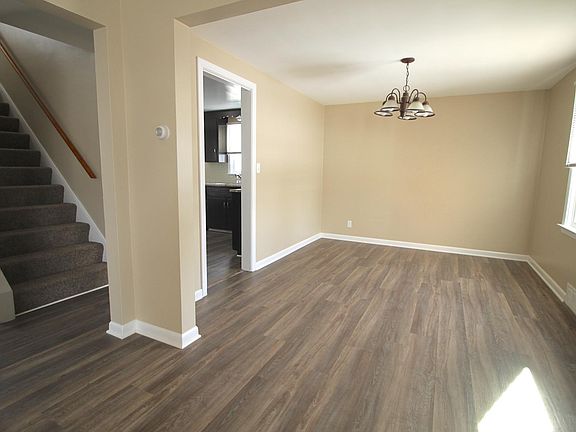 4th image of 305 Ashford Ave