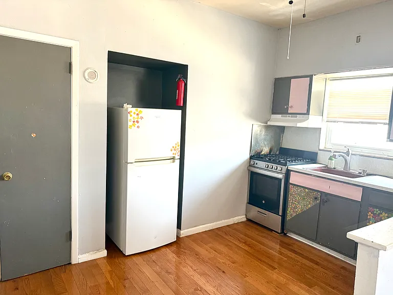 1613 Snyder Ave #2 — Photo 4