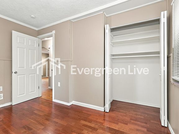 4th image of 2405 Golf Dr