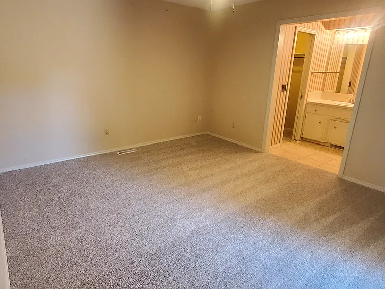 8500 N Arlington Dr — Photo 9