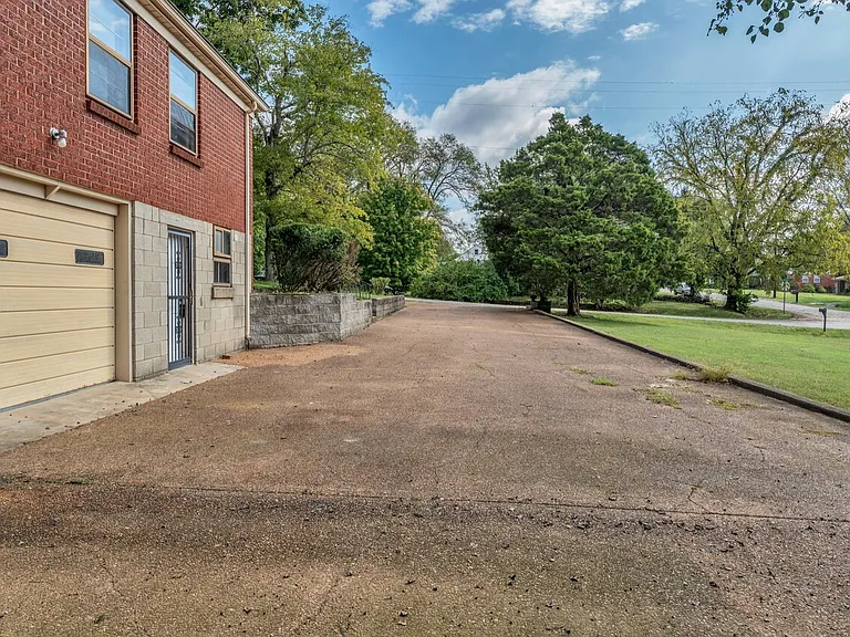 314 Woodberry Dr — Photo 4