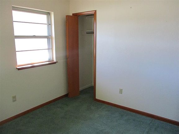 5th image of 3802 NW Meadowbrook Dr