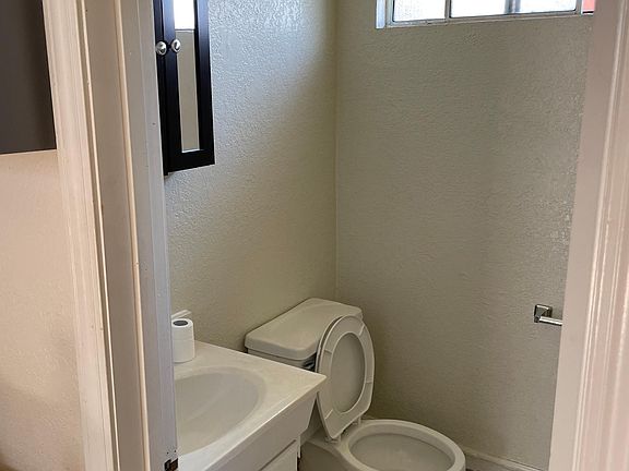 2nd image of 2586 Pendragon Ln