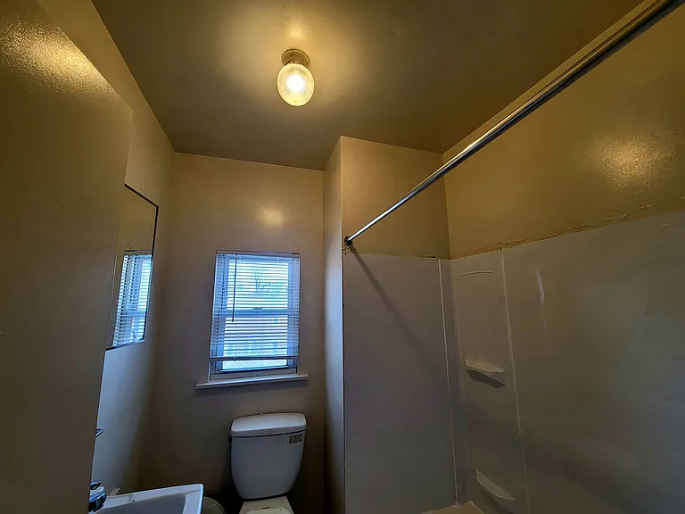 2209 N Market St — Photo 8