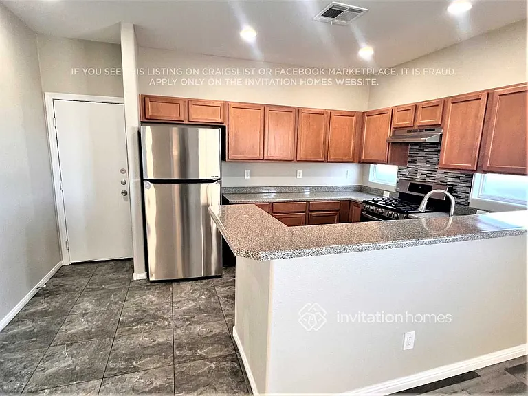 708 Emerald Idol Pl — Photo 4